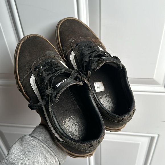 Vans - Old Skool Black & White, Gum bottoms Shoes Size 4 Youth/6 Women - Picture 7 of 7